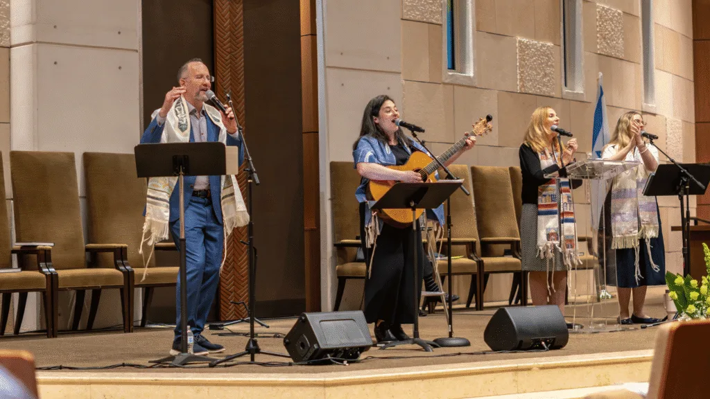 Elana Arian Artist in Residence web banner